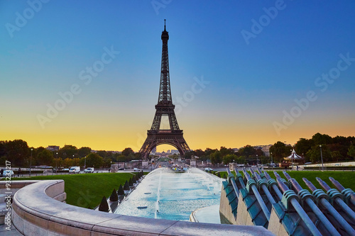 Scenic view of the Eiffel tower during sunrise © Ekaterina Pokrovsky