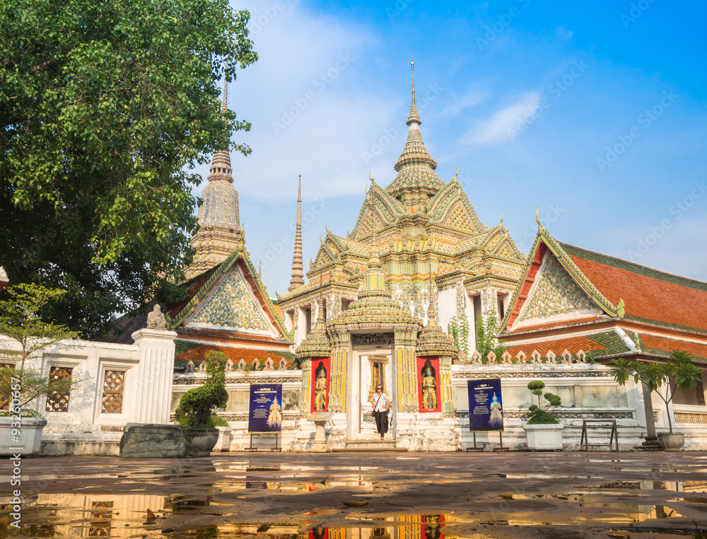 Naklejka premium Thailand, Wat Pho 2015-April-26: woman stand over public temple wat pho in bangkok