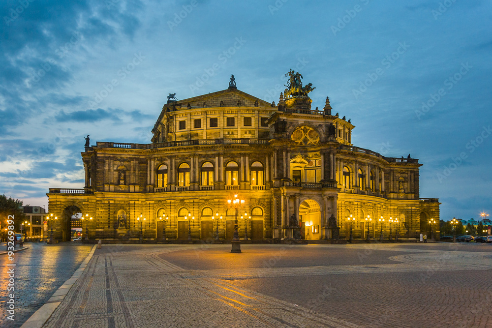 Dresden at night. Semper opera.