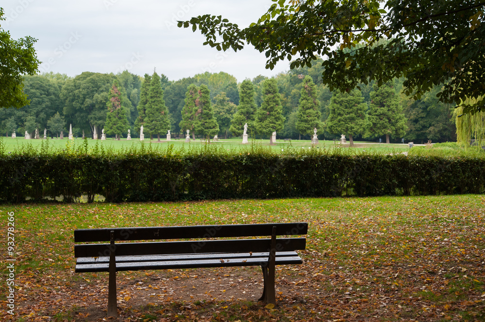 Wooden bench in Querini Park, Vicenza Wooden bench in Querini Park, Vicenza