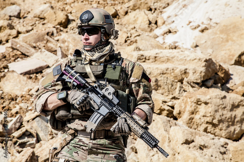 фотографія Army ranger in the mountains