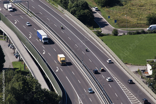 Verkehr  Autobahn  Schnellstra  e bei Nacht