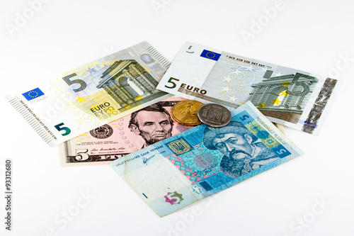 Гривны, доллары и евро