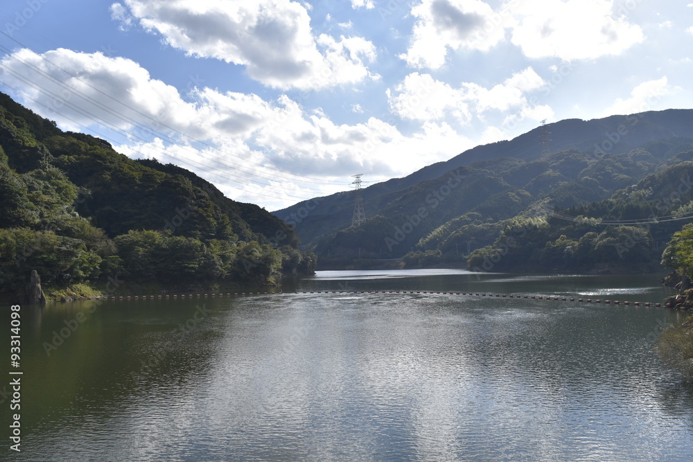 福岡県の南畑ダムから見た景色
