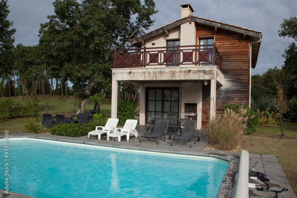 A beautiful  nice house with a green garden