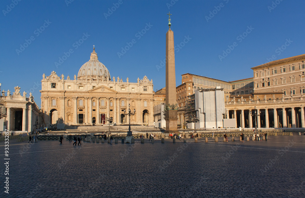 VATICAN CITY, VATICAN: The Square and the Basilica of St. Peter in Rome, the early morning of October 03, 2012