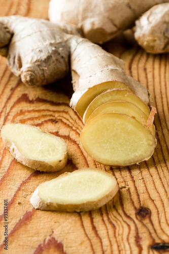 sliced ginger