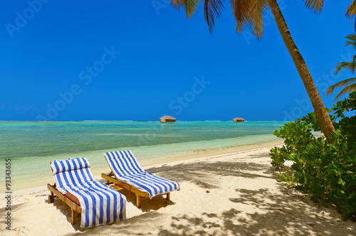 Fototapeta Naklejka Na Ścianę i Meble -  Sunbed on Maldives beach