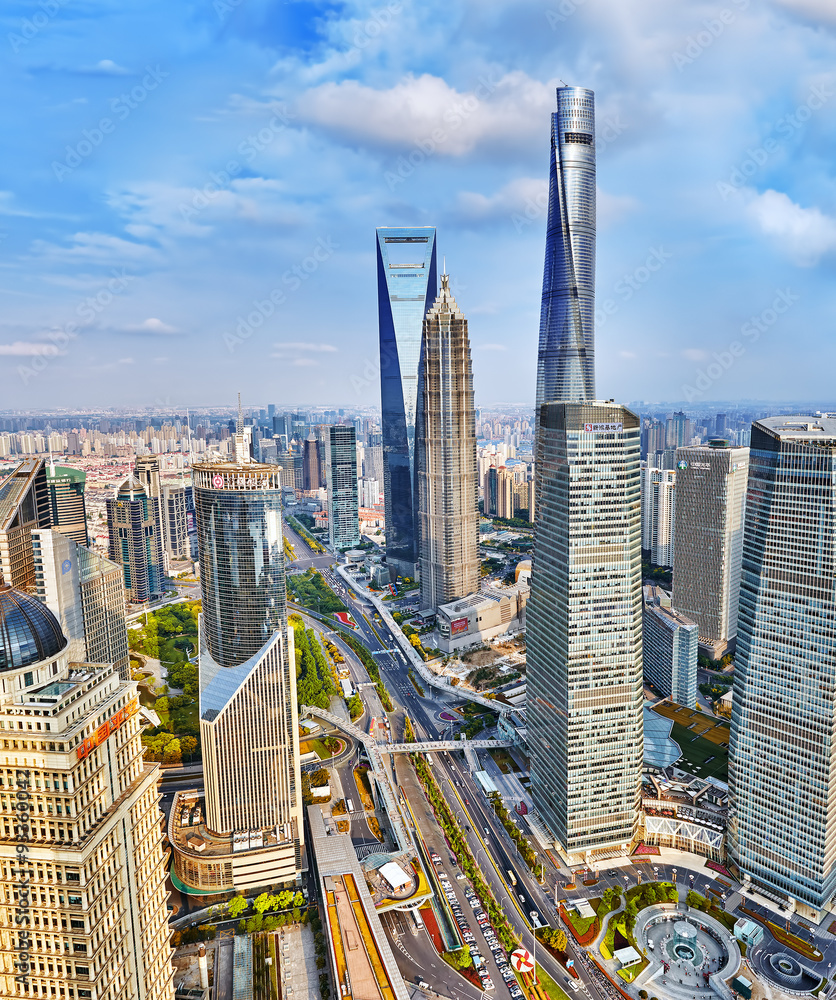 Obraz premium SHANGHAI, CHINA- MAY, 24, 2015: Beautiful skyscrapers, city buil