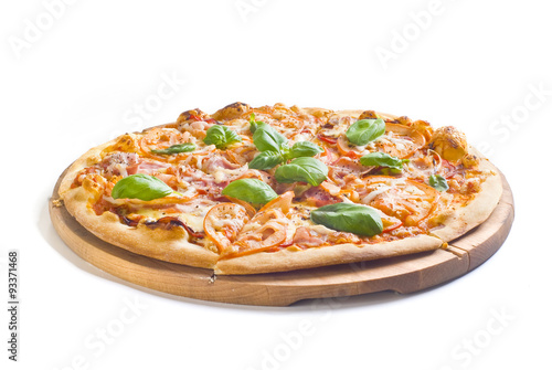 Obraz na płótnie Pizza with ham on white background w salonie