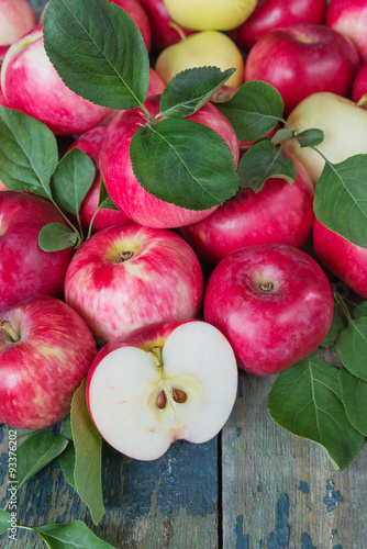 Red apples