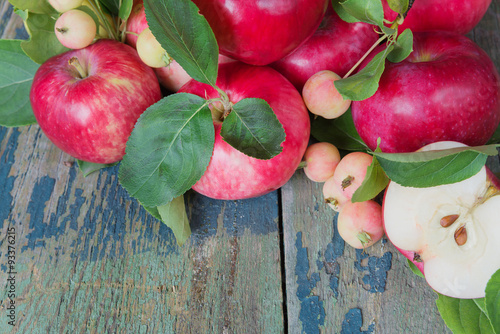 Red apples