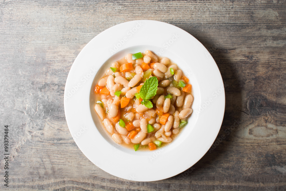 white beans with carrot and green pepper white beans with carrot and green pepper
