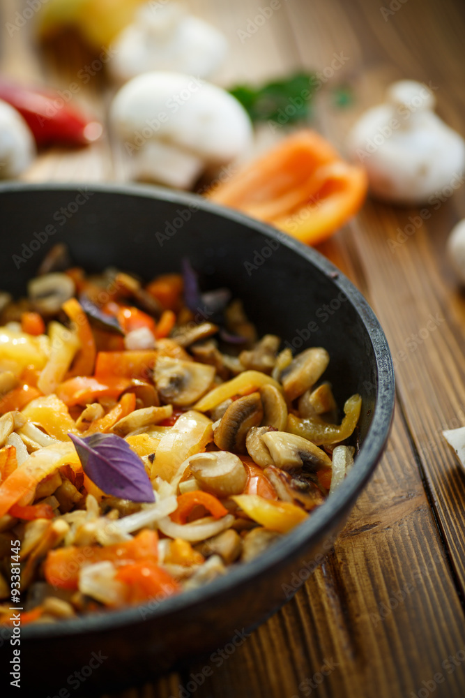 fried mushrooms with peppers and onions fried mushrooms with peppers and onions
