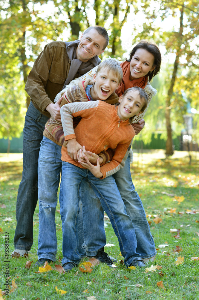 Obraz premium Happy family relaxing 