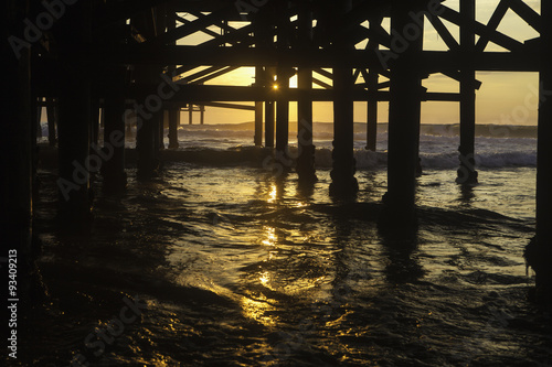 Wallpaper Mural sunset under a pier Torontodigital.ca