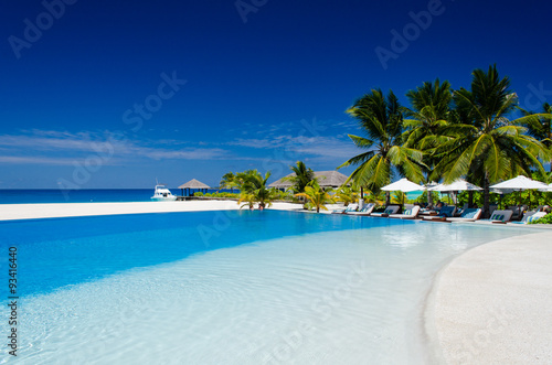 Pool und strand in Malediven