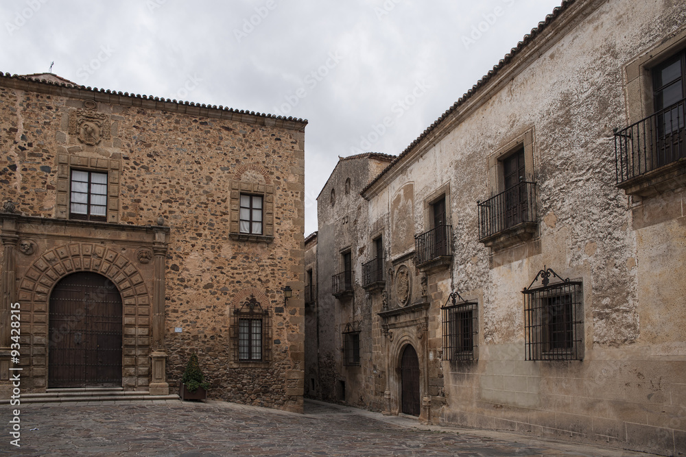 Hermosas calles de la ciudad medieval de Cáceres en la comunidad de Extremadura, España