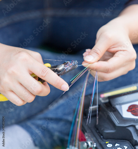 Wallpaper Mural fiber optic fusion splicer in field Torontodigital.ca