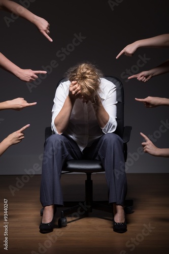 Fotografie Woman overwhelmed at work