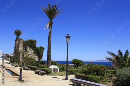 Estrecho de Gibraltar. Algeciras y Tarifa, Cádiz. Vistas de campos en el Estrecho de Gibraltar. Marruecos, Tanger. Ceuta.