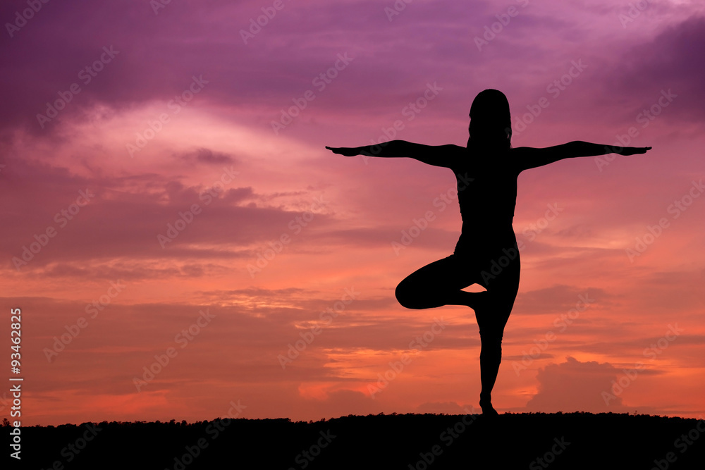 © geargodz - Silhouette of a beautiful Yoga woman © geargodz - Silhouette of a beautiful Yoga woman