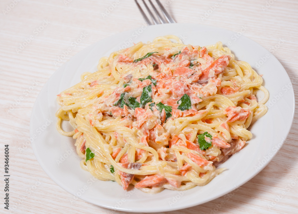 spaghetti with salmon creamy sauce spaghetti with salmon creamy sauce