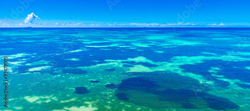 Beautiful coast with coral reef © Simon Dannhauer