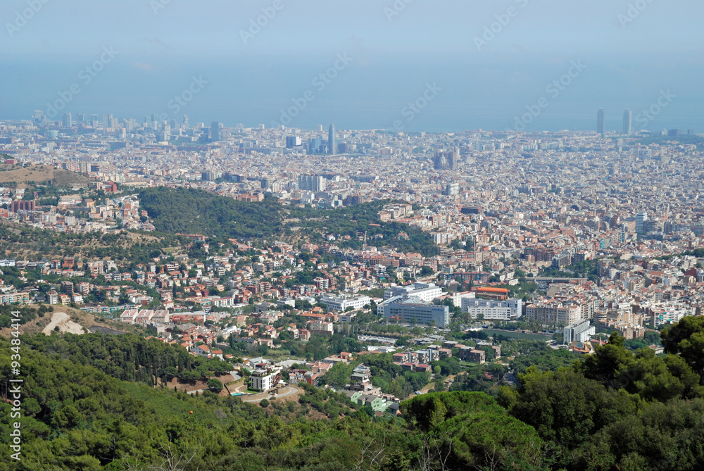 Fototapeta premium Blick vom Tibidabo auf Barcelona, Spanien