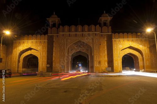 Amber city gate in Jaipur, India © Maroš Markovič