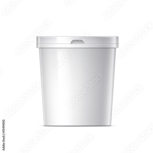 Plastic bucket