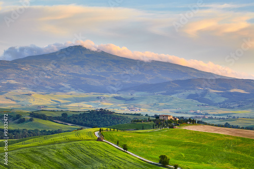 Tuscany landscape with typical farm house, Italty © ZoomTeam