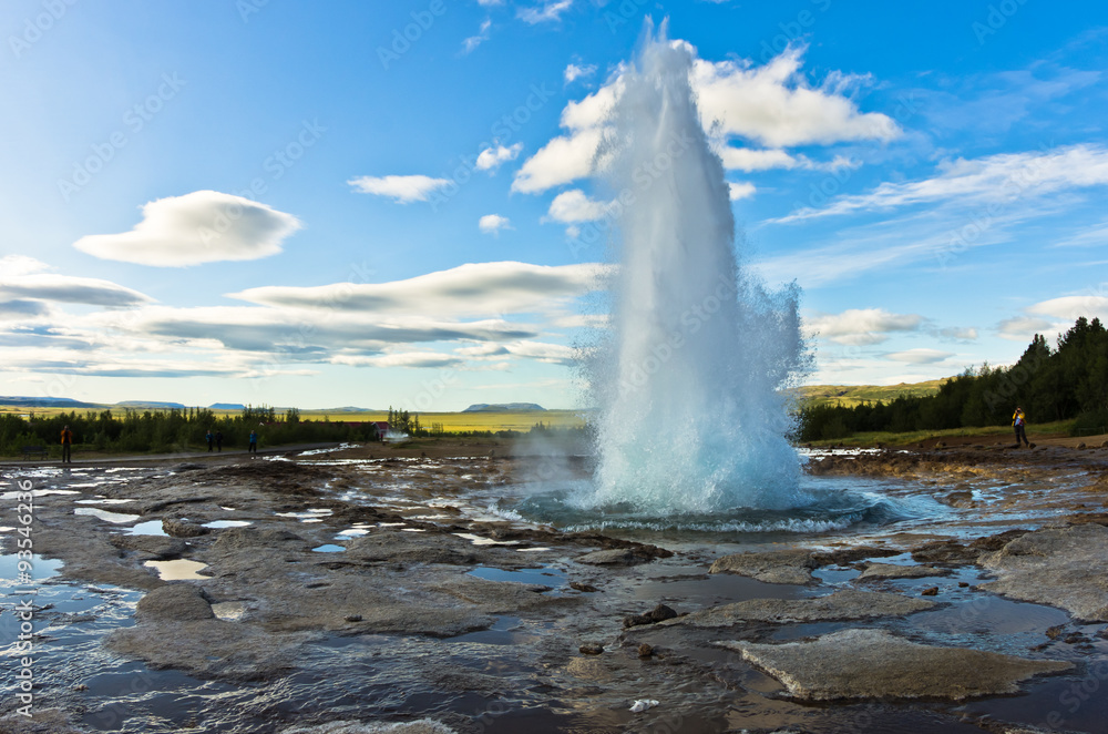 Fototapeta premium Eruption of geysir Strokkur at Haukadalur area in south Iceland