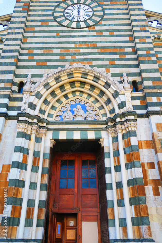 Facade of the Prato Cathedral, Tuscany, Italy / Late Gothic facade(1386-1457) of Prato Cathedral. On the lunette above the main door it was placed a fine glazed terracotta by Andrea della Robbia.