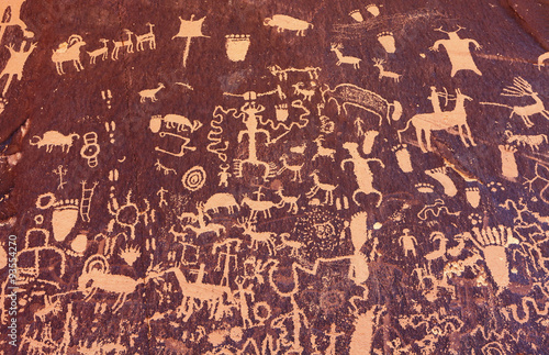 Petroglyphs on Newspaper Rock, Utah, USA. © MaciejBledowski