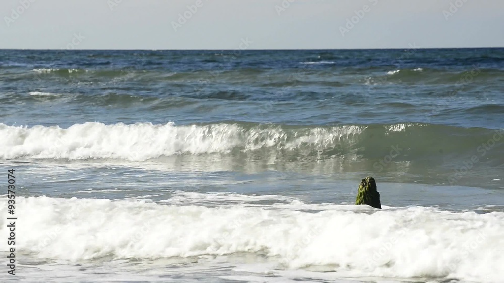 Brandung der Ostsee an der polnischen Küste Brandung der Ostsee an der polnischen Küste