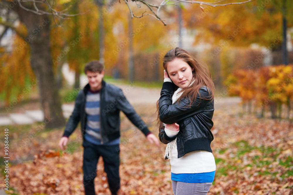 Fototapeta premium autumn couple