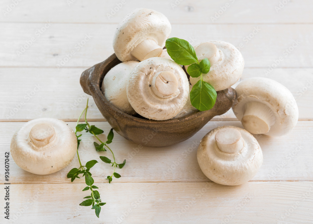 Fresh whole white button mushrooms