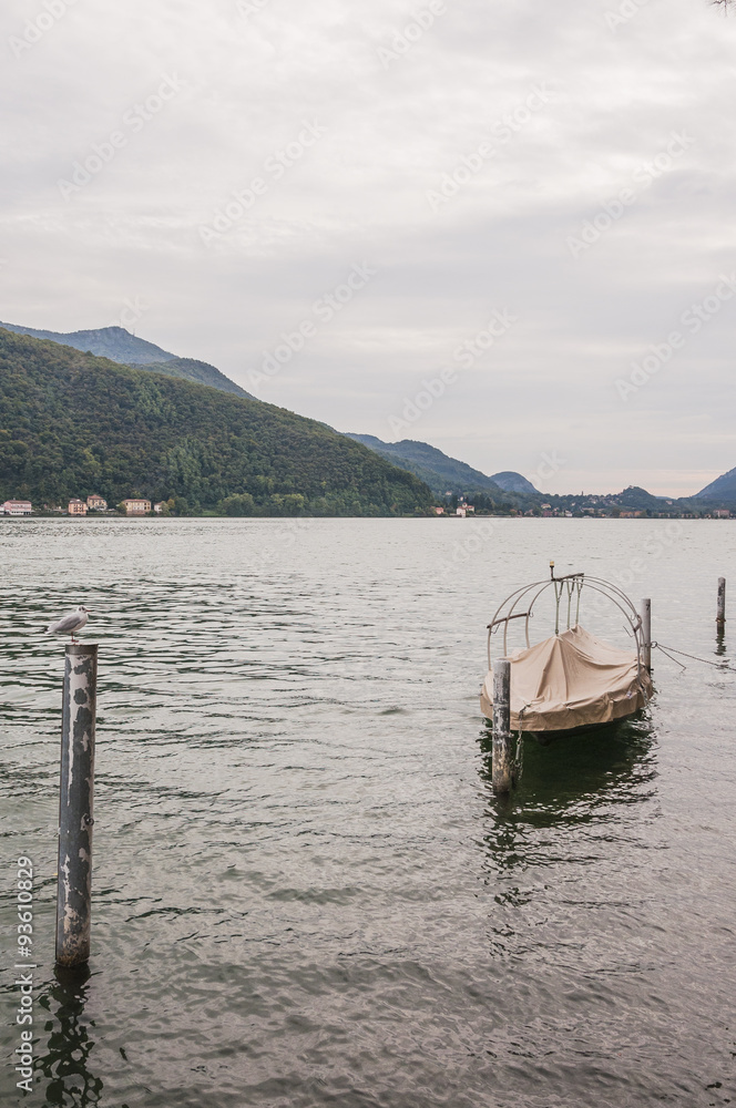 Morcote, Dorf, Lago di Lugano, Luganersee, Schiffe, Fischerboote, Seerundfahrt, Schifffahrt, Wanderweg, San Salvatore, Tessin, Herbst, Schweiz