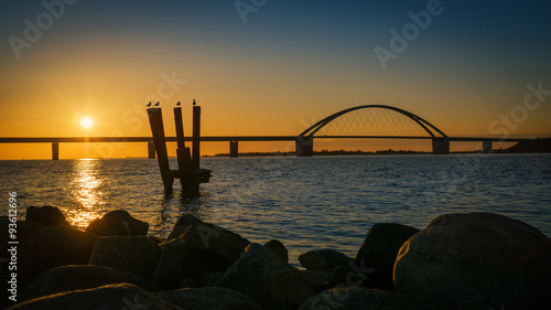 Fehmarnsundbrücke bei Sonnenuntergang