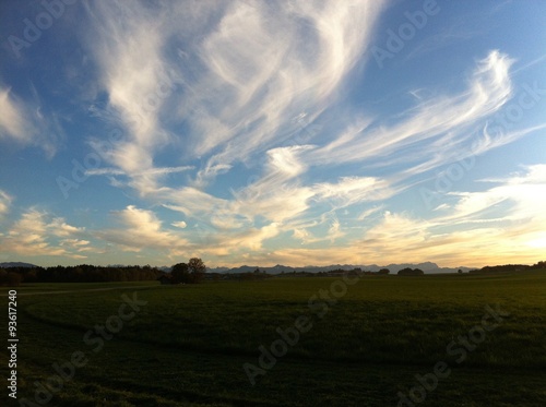 Wolken fliegen dahin