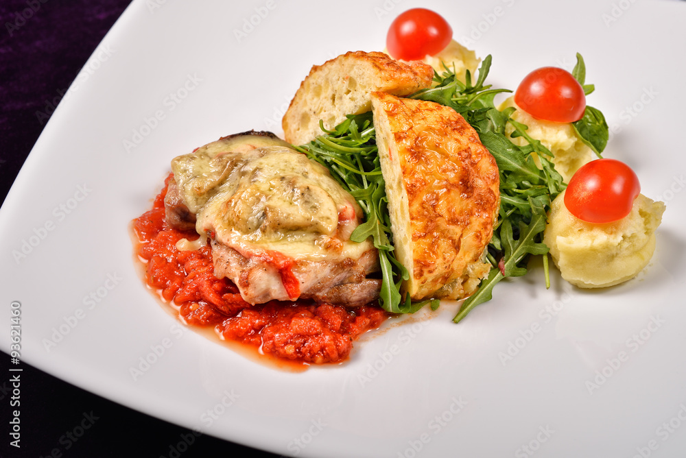 pork rind cheese with tomato and pepper sauce, mashed potatoes, pork rind cheese with tomato and pepper sauce, mashed potatoes,