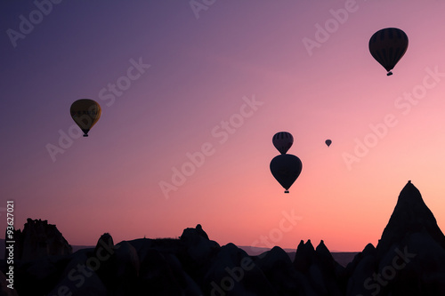 Obraz na płótnie Hot air balloons in Cappadocia, Turkey, at sunrise w salonie