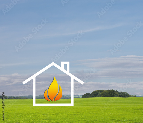 Energiesparhaus in der Landschaft