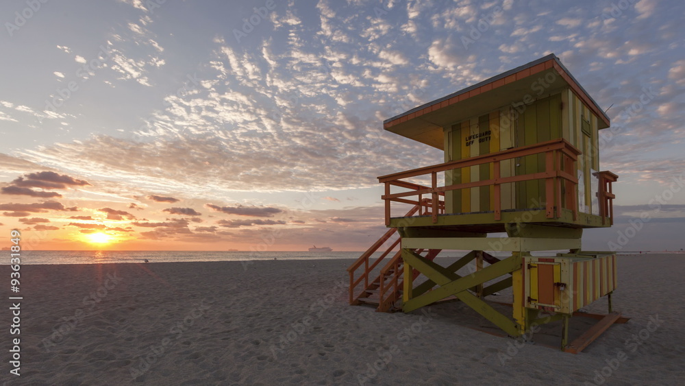 4K Time lapse wide angle Miami Beach rescue hut
4K Time lapse wide angle Miami Beach rescue hut