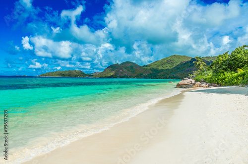 Beautiful beach, Island Praslin - Seychelles © Simon Dannhauer