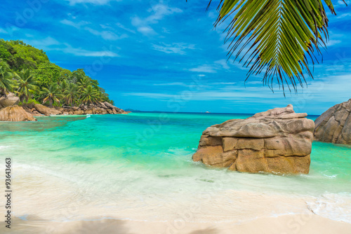 Fototapeta Naklejka Na Ścianę i Meble -  Anse Patates - tropical beach on island La Digue, Seychelles