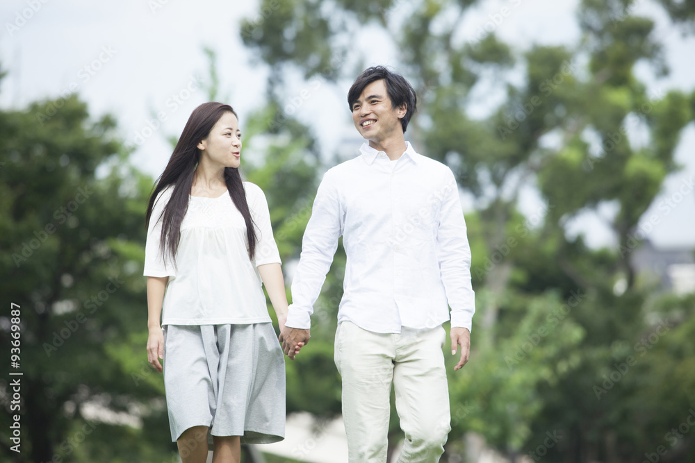 若い男女のカップル