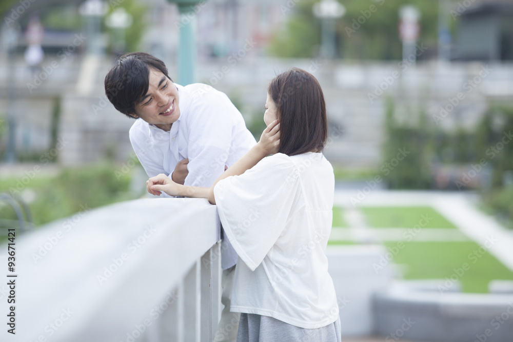 若い男女のカップル