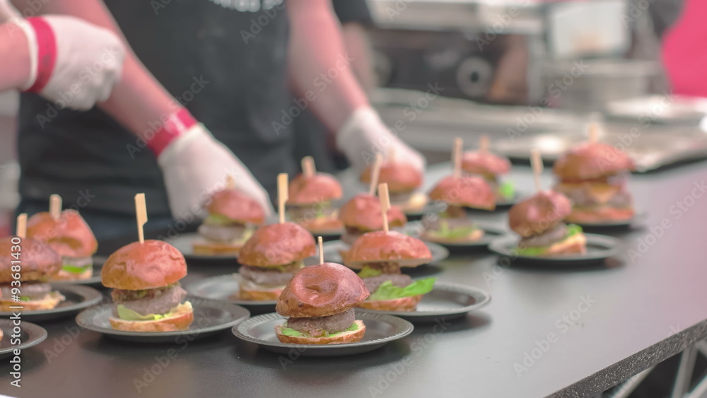 Making of Burgers Making of Burgers